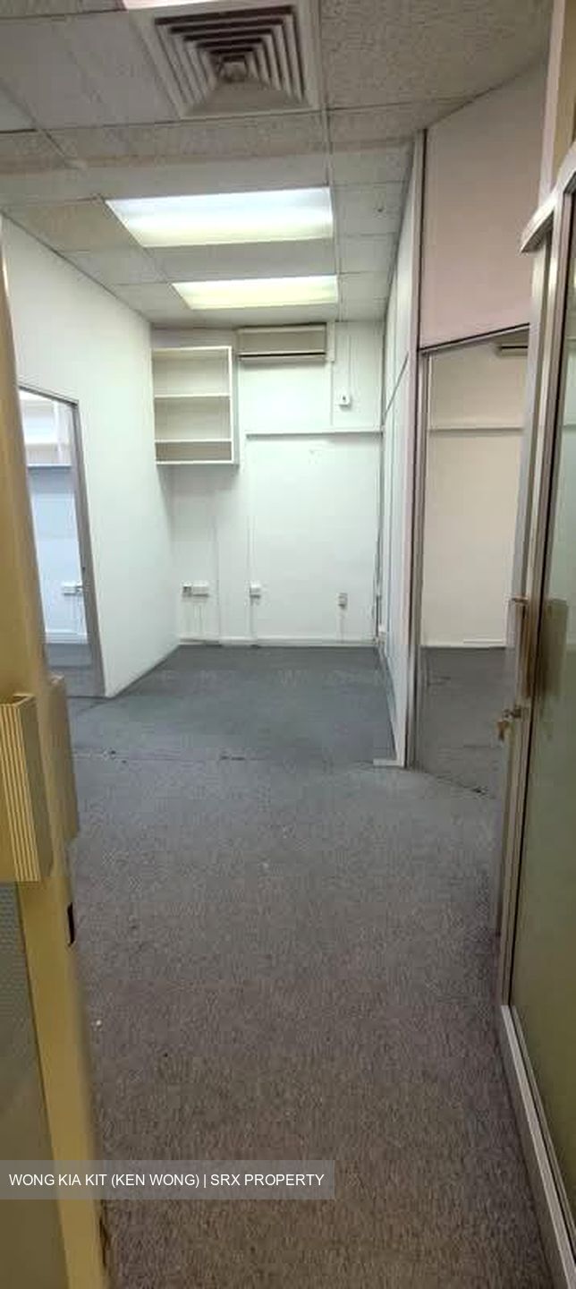 Hoa Nam Building (D8), Office #546766671